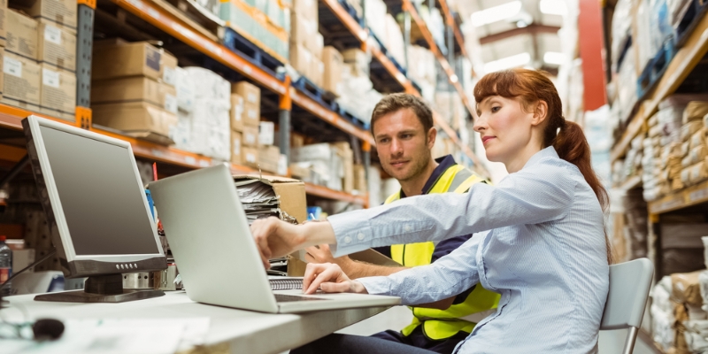 traditional commerce and ecommerce
